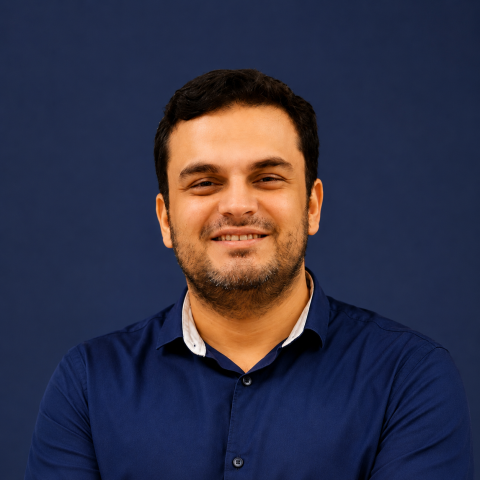 Foto do escritor de ficção cristã C. E. Gomes